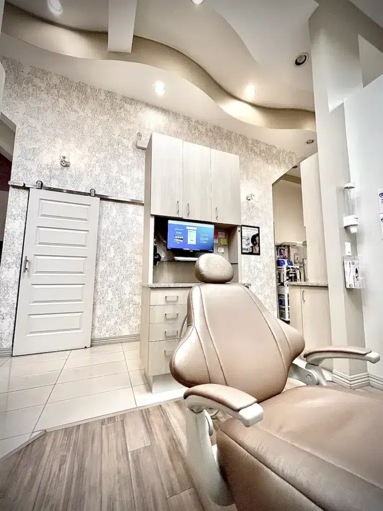 Modern Dental Chair with Computer for Electronic Records at DentalQ office in South Loop area of Chicago Dental chair with computer for electronic record-keeping and digital imaging at DentalQ’s dental office in South Loop area of Chicago.
